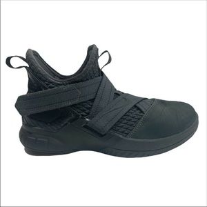 Nike Lebron Soldier Zero Dark 23 Size 4 Y